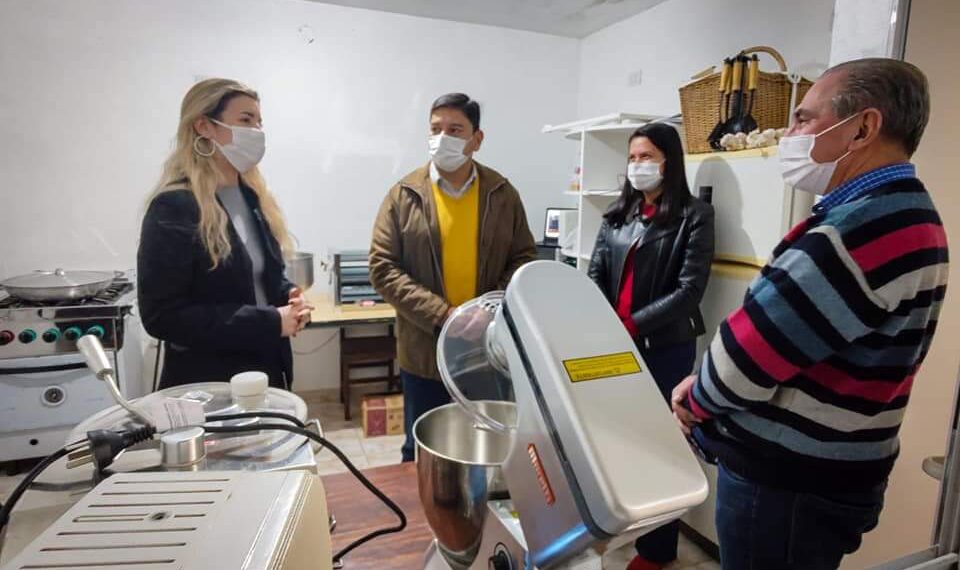Continúan fortaleciendo la labor de los emprendedores de la Economía Social