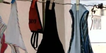 Llamó al 911 porque la vecina colgaba la ropa interior a la vista de su marido
