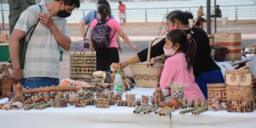 La Feria Tembiapo se consolida como un espacio de intercambio entre culturas