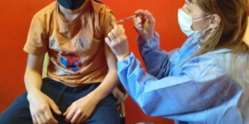 Coronavirus: mañana se inicia aplicación de la segunda dosis de Moderna al grupo de 12 a 17 años