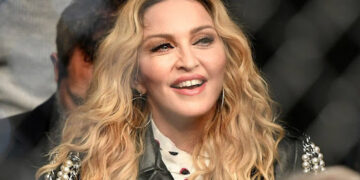 Música: en el día de su cumpleaños, Madonna entregó todo su catálogo a Warner Music