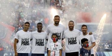 Fútbol: Messi pisó el Parque de los Príncipes y los hinchas celebraron