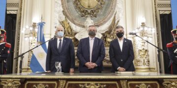 Alberto Fernández le tomó juramento a los nuevos ministros Taiana y Zabaleta