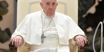 Interceptaron en Milán una carta con tres balas dirigida al papa Francisco