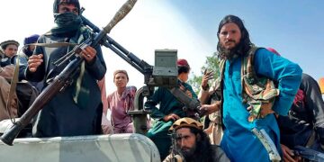 Afganistán: los talibanes anunciaron una amnistía y piden a las mujeres sumarse al gobierno