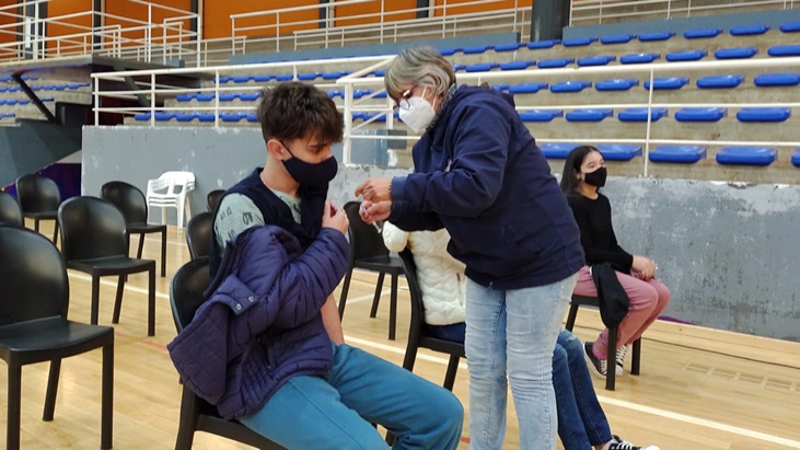 Coronavirus: comienza en toda la Argentina la vacunación de adolescentes de 12 a 17 años con factores de riesgo
