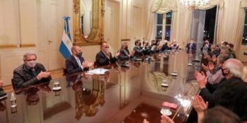 El Salario Mínimo sube a 32 mil pesos en octubre y a 33 mil en febrero