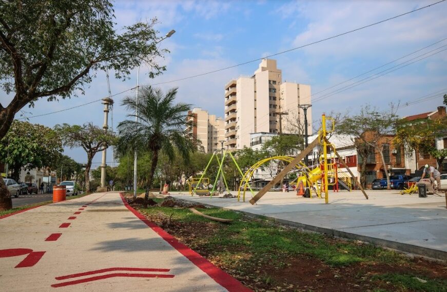 Avanza la puesta en valor de las plazoletas de la avenida Roque Sáenz Peña