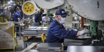 Las medidas pos-PASO: lanzan reforma para pasar de planes sociales a empleo formal