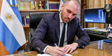 El Presupuesto 2022 prevé un crecimiento del PBI de 4%, inflación del 33% y un dólar a $131