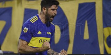Boca venció a Colón y no se baja de la pelea por el campeonato