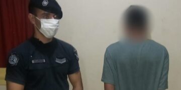 Detuvieron a un joven que le robó a punta de chuchillo el celular a una mujer