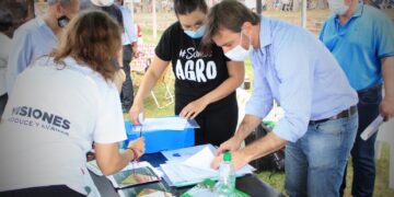 Financiamiento a productores tealeros en el marco de la Fiesta del Agricultor