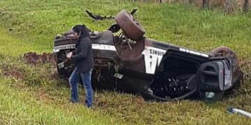 Dos policías heridos tras despiste y vuelco con el móvil en la Ruta 12