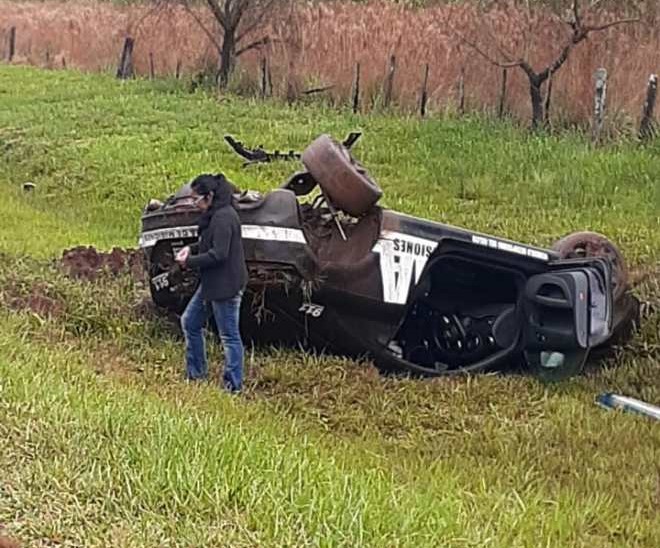 Dos policías heridos tras despiste y vuelco con el móvil en la Ruta 12