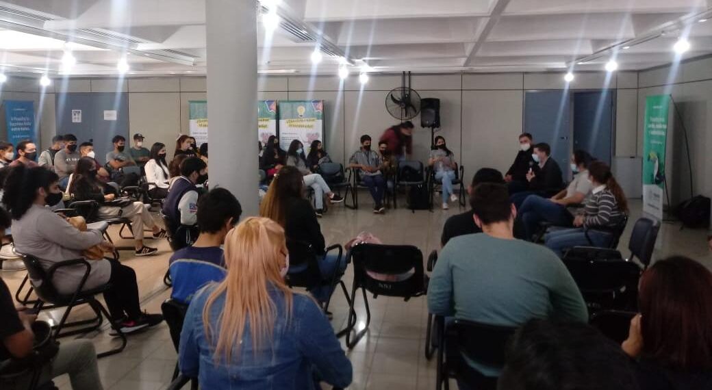 Capacitaron a jóvenes en las características del mercado laboral posadeño
