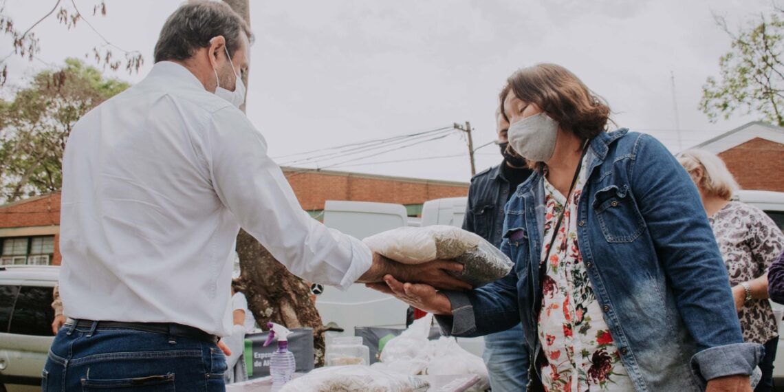 El Gobernador visitó el barrio Los Paraísos de Posadas