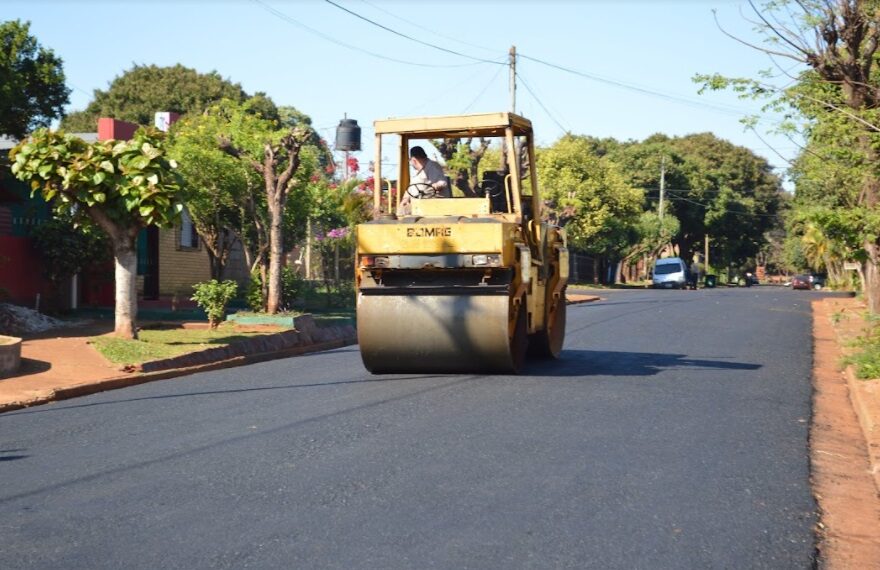 En lo que va del año, el Municipio asfaltó más de 600 cuadras
