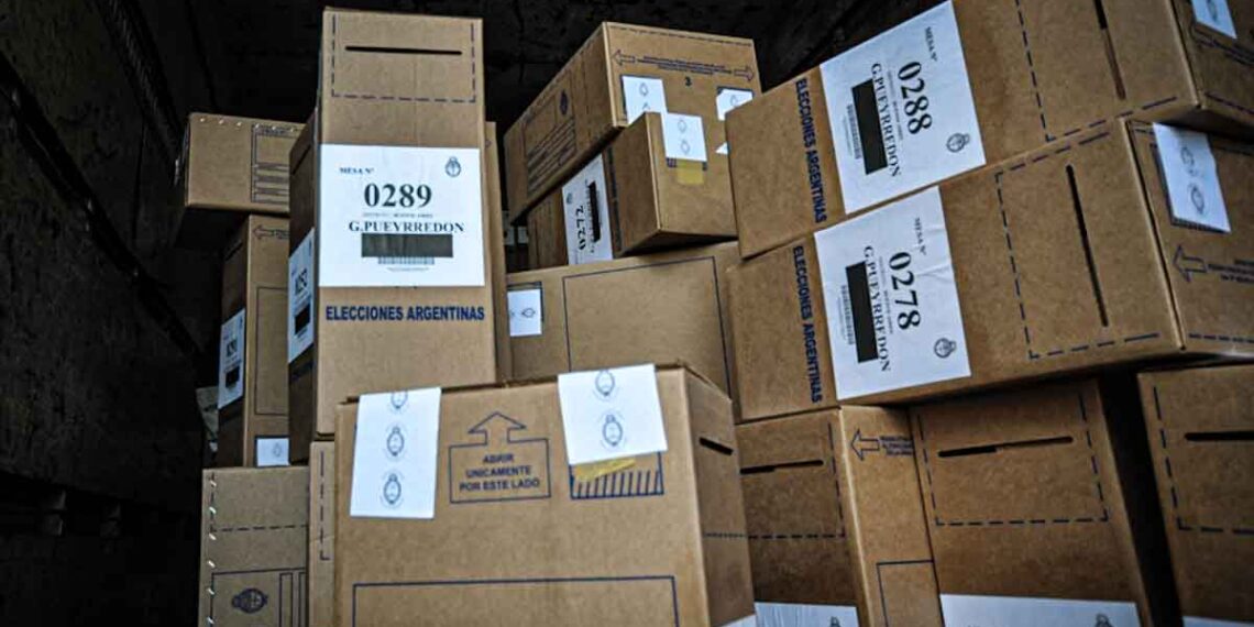 Paso 2021: comenzó el despliegue de 2.760 urnas en Misiones para el domingo 12