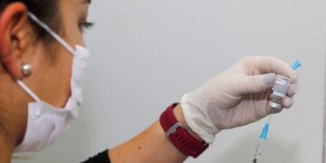 Coronavirus: cómo actúa la vacuna argentina que demostró alta efectividad con una sola dosis