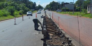 Construyen bulevares sobre la avenida Andresito