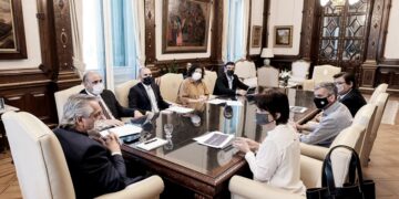 El Gobierno proyecta “formalizar” a los trabajadores de la economía social con nuevo monotributo