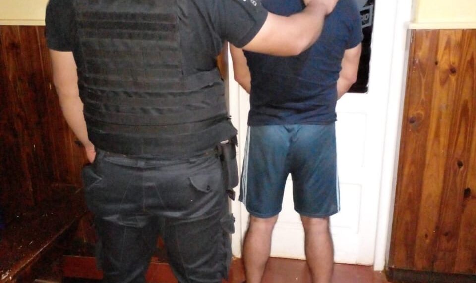 Capturaron a dos hombres que estaban prófugos por amenazar y golpear a sus exparejas