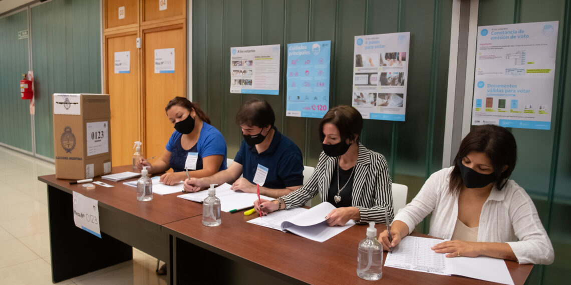 Pagarán hasta 6.000 pesos a las autoridades de mesa para la elección general