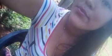 Policías y familiares buscan a una adolescente de 14 años