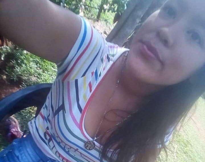 Policías y familiares buscan a una adolescente de 14 años