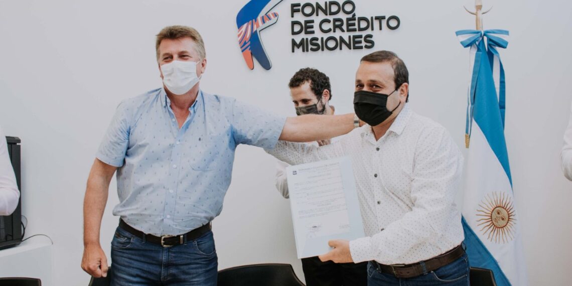 Herrera Ahuad visitó la sede del Fondos de Crédito Alem y acompañó la presentación de programas