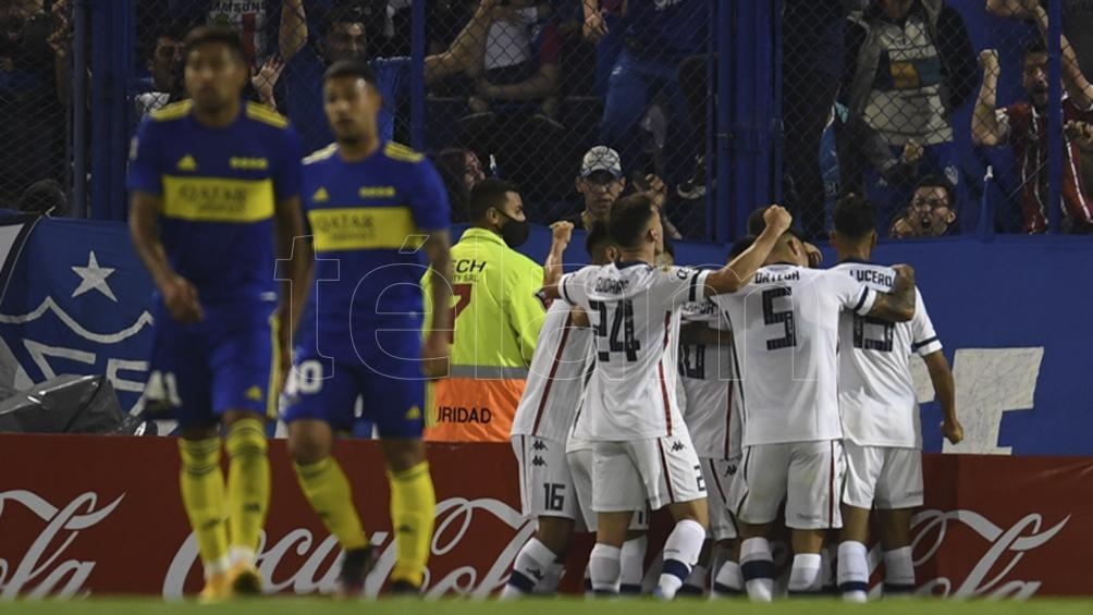 Vélez le ganó a Boca en Liniers y le cortó una racha de tres triunfos consecutivos