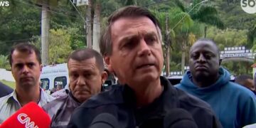 Brasil: a Bolsonaro no lo dejaron entrar a una cancha por no estar vacunado y explotó de furia