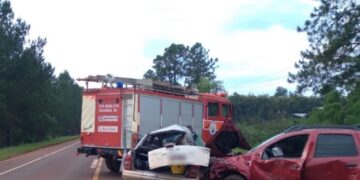 Choque frontal dejó un muerto y un herido en Eldorado