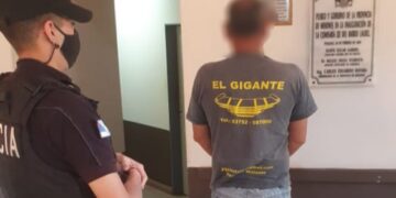 Arrestaron a dos hombres por casos de violencia