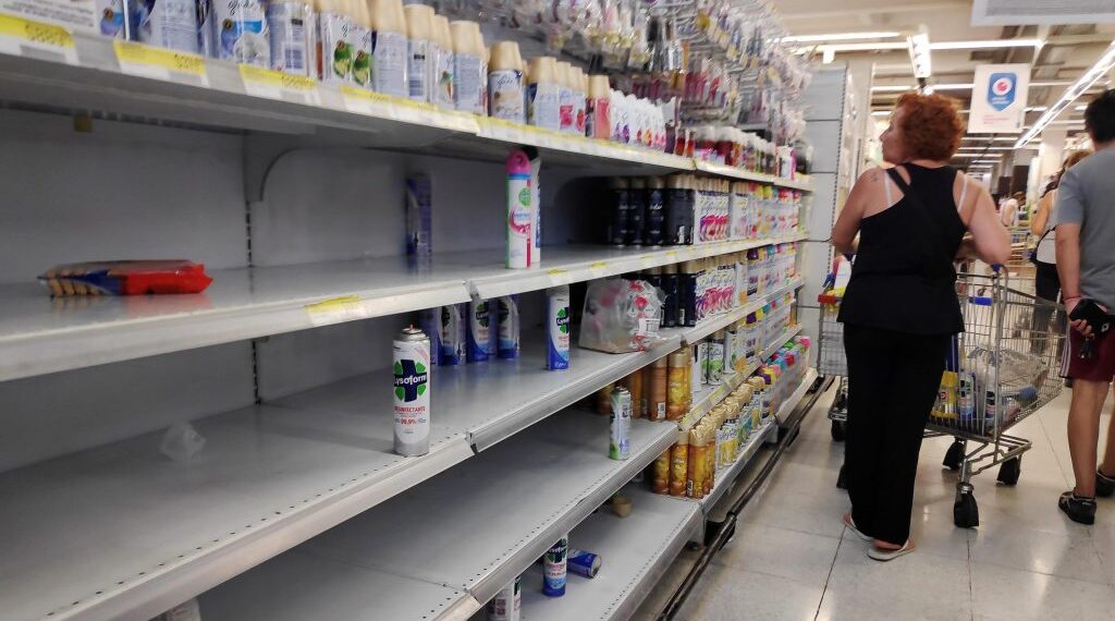 Empresarios advierten por un posible “desabastecimiento” tras el congelamiento de precios