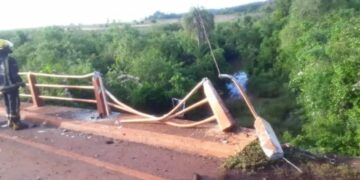 Falleció al despistar con su auto y caer de un puente en Gobernador Roca
