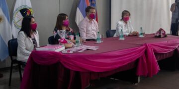 Con una charla de concientización, realizaron el cierre del Mes Rosa