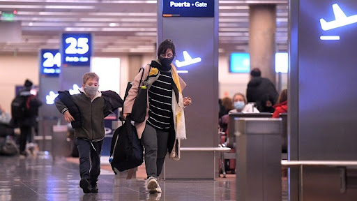 Desde el 19 de octubre levantan los cupos para pasajeros que regresan al país en avión