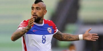 Polémico video de Arturo Vidal: se lo vio borracho tratando de conducir su Ferrari