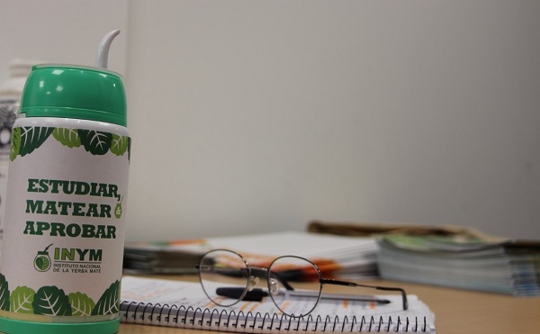 Se promoverá el uso del mate y el aprendizaje sobre yerba mate en escuelas secundarias de Misiones
