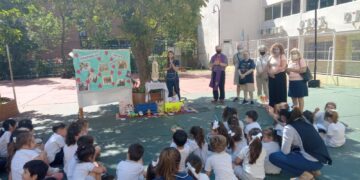Alumnos del nivel inicial del Santa María donaron elementos a la Asociación Civil Voluntades en el marco de un proyecto solidario