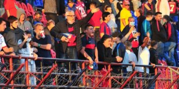 San Lorenzo perdió con Lanús y los hinchas explotaron contra la dirigencia y Montero
