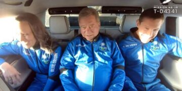 El actor de “Viaje a las Estrellas” hizo turismo espacial de la mano de Jeff Bezos