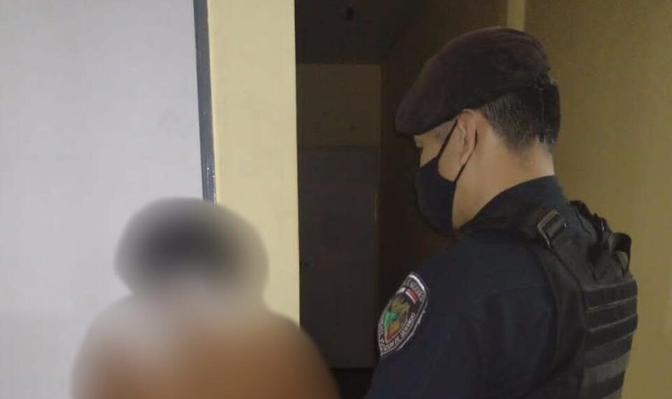 Intentó robar en unas viviendas de la Chacra 252 y el Comando lo detuvo