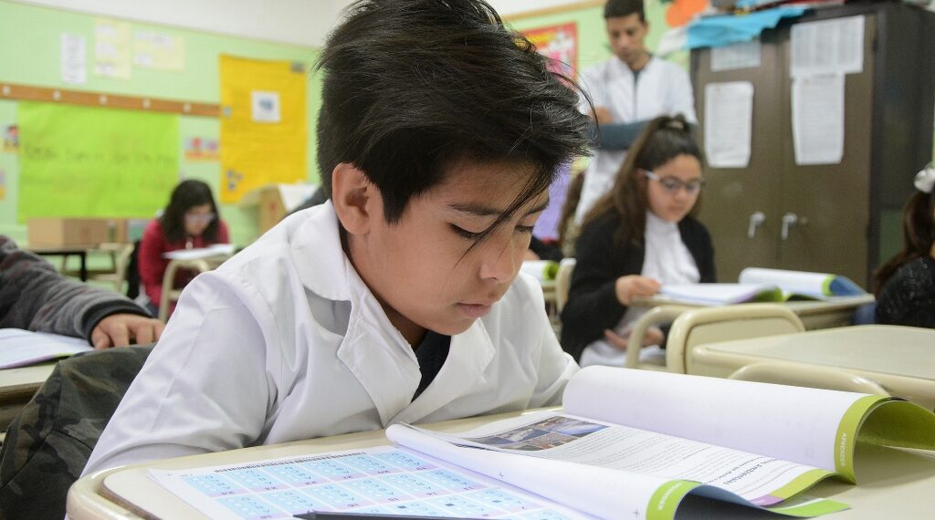 Evaluarán a 800 mil estudiantes de sexto grado de todo el país