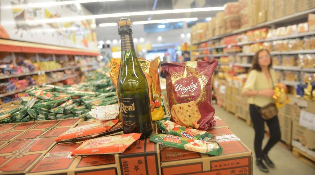 La canasta de Navidad aumentó más de un 60% y pondrán productos en Precios Cuidados