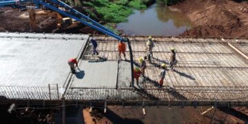 Avanza la construcción del puente San Francisco en Andresito