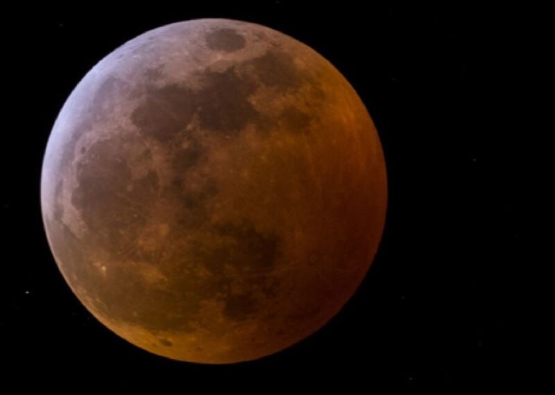 ¿Cómo y dónde ver el eclipse parcial lunar más largo del siglo?