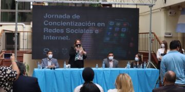 “Entre todos podemos actuar fuertemente para poder combatir el flagelo del grooming”, expresó el ministro Pérez